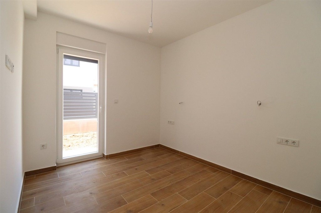 na-prodej-apartman-s-predzahradkou-blizko-more-zaboric-chorvatsko