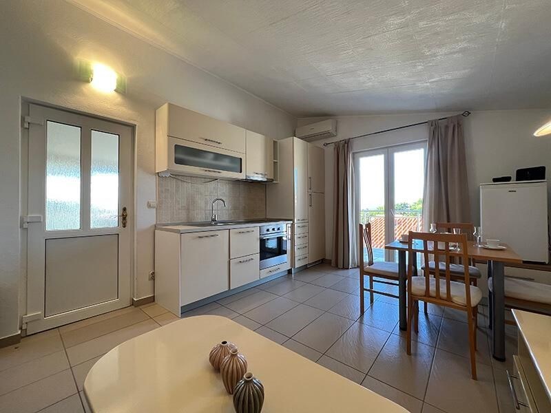 na-prodej-apartman-s-krasnym-vyhledem-na-more-baska-voda-chorvatsko