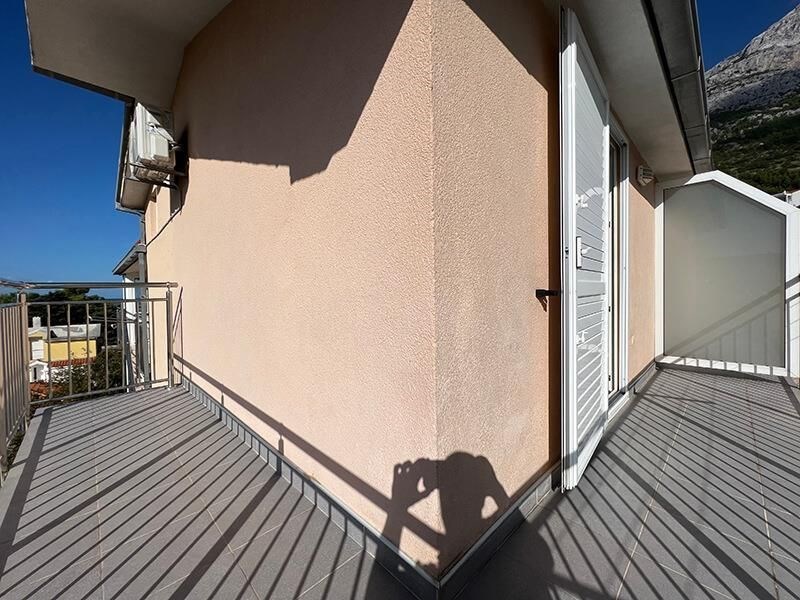 na-prodej-apartman-s-krasnym-vyhledem-na-more-baska-voda-chorvatsko