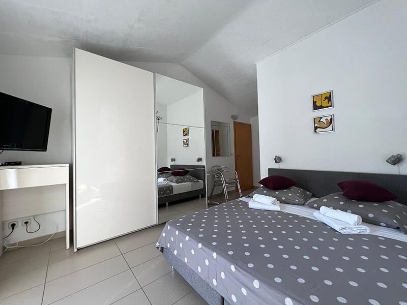 na-prodej-apartman-s-krasnym-vyhledem-na-more-baska-voda-chorvatsko
