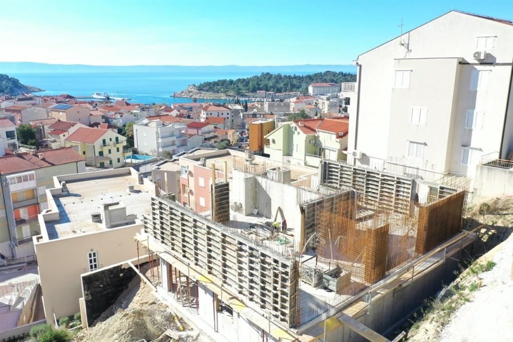 na-prodej-luxusni-penthouse-s-vyhledem-na-more-makarska-chorvatsko