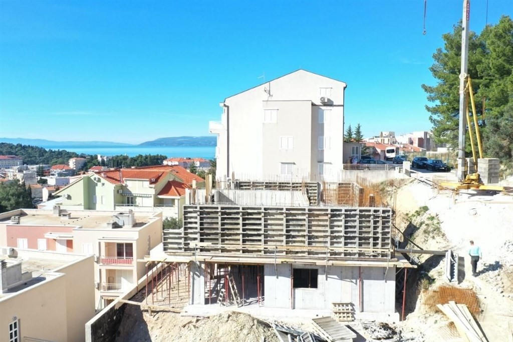 na-prodej-luxusni-penthouse-s-vyhledem-na-more-makarska-chorvatsko