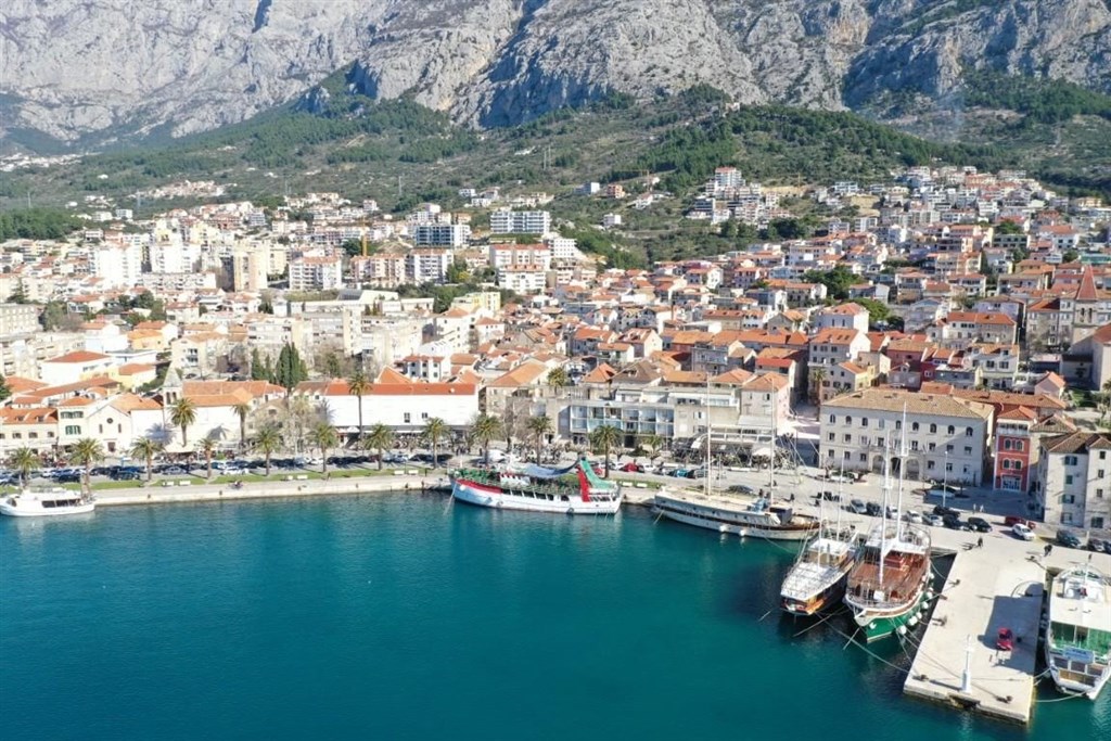 na-prodej-luxusni-penthouse-s-vyhledem-na-more-makarska-chorvatsko