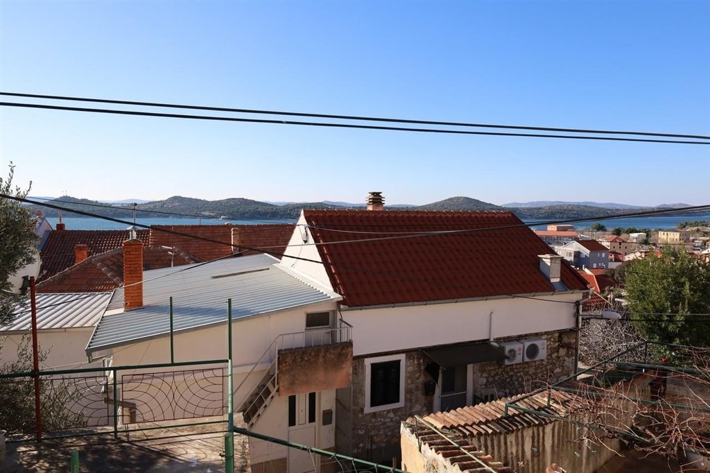 na-prodej-2-apartmany-s-vyhledem-na-more-sibenik-chorvatsko