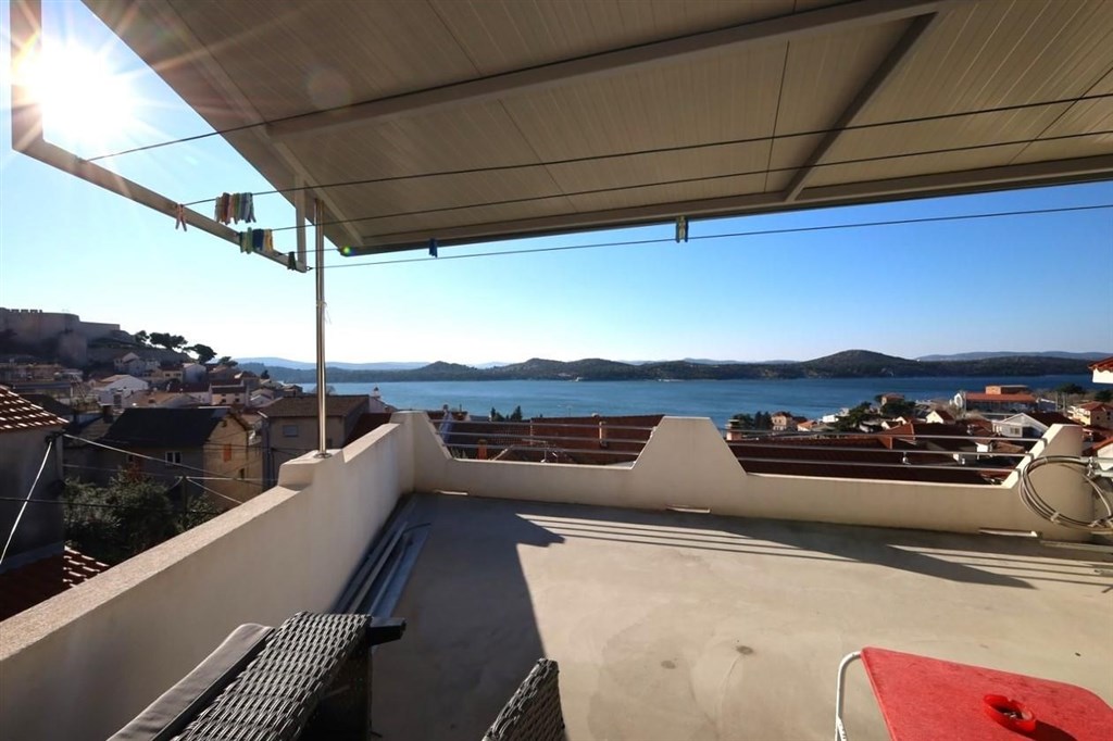 na-prodej-2-apartmany-s-vyhledem-na-more-sibenik-chorvatsko