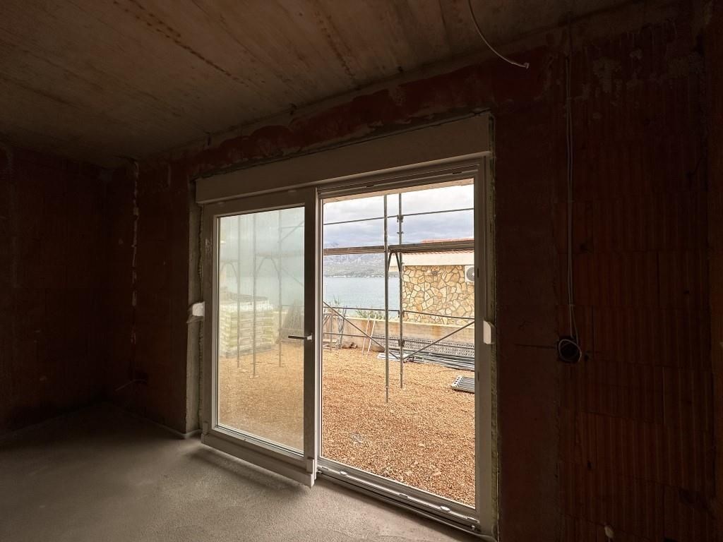 na-prodej-prostorny-apartman-kousek-od-more-vinjerac-chorvatsko