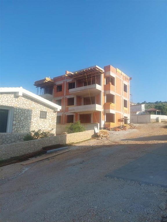 na-prodej-prostorny-apartman-kousek-od-more-vinjerac-chorvatsko