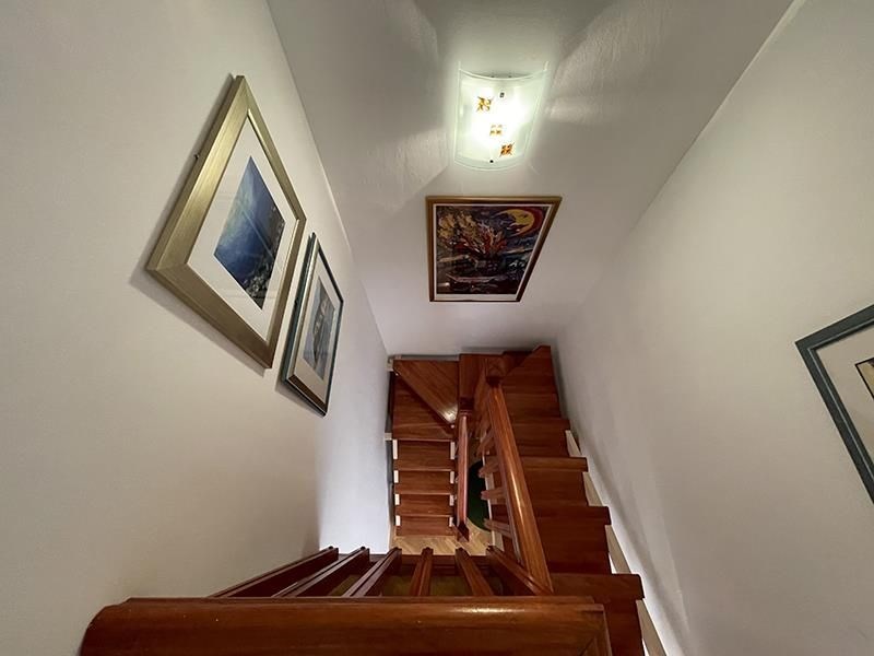 na-prodej-vybaveny-apartman-s-vyhledem-na-more-promajna-chorvatsko