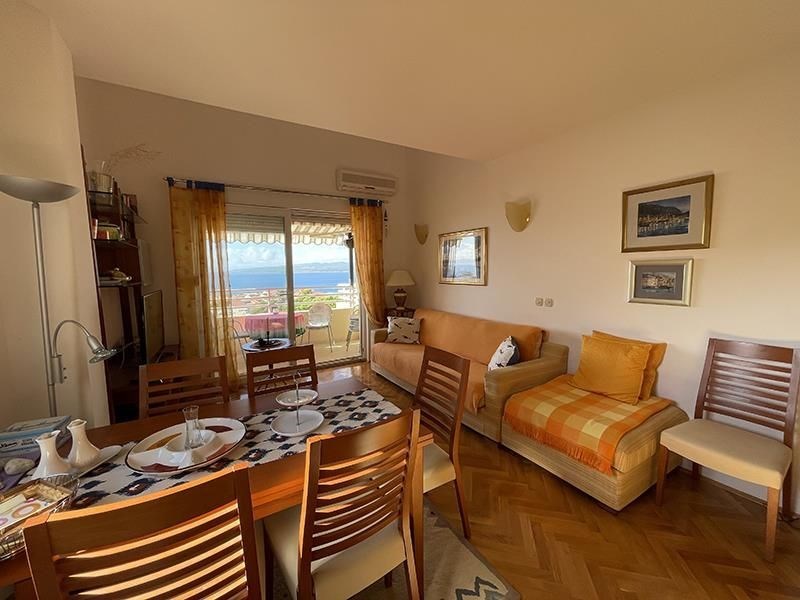na-prodej-vybaveny-apartman-s-vyhledem-na-more-promajna-chorvatsko