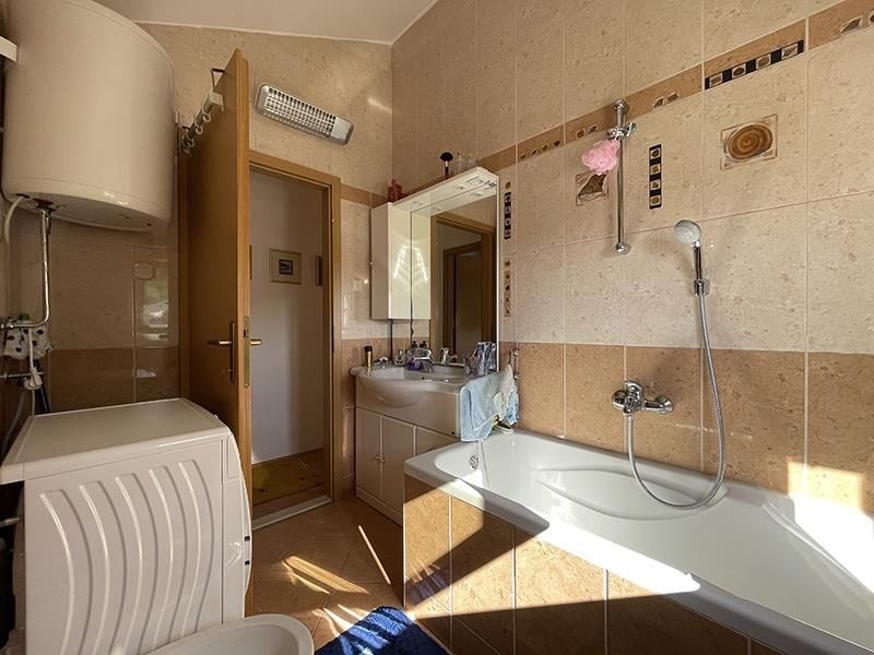 na-prodej-vybaveny-apartman-s-vyhledem-na-more-promajna-chorvatsko