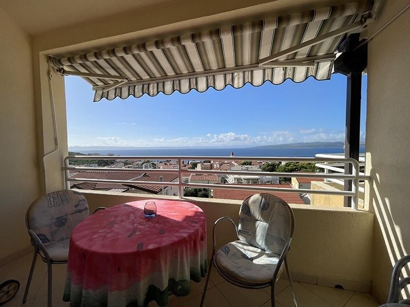 na-prodej-vybaveny-apartman-s-vyhledem-na-more-promajna-chorvatsko