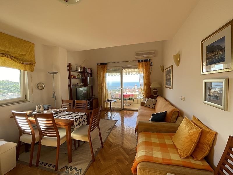na-prodej-vybaveny-apartman-s-vyhledem-na-more-promajna-chorvatsko