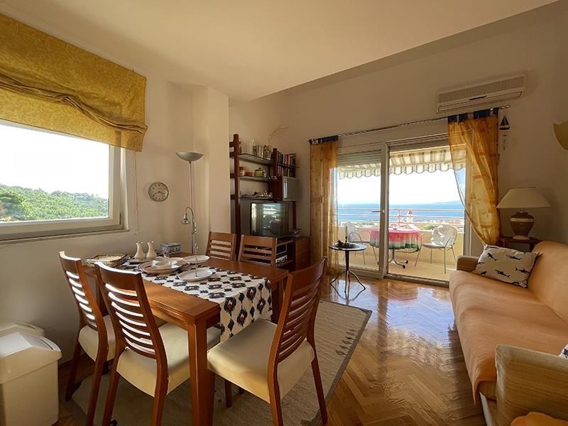 na-prodej-vybaveny-apartman-s-vyhledem-na-more-promajna-chorvatsko