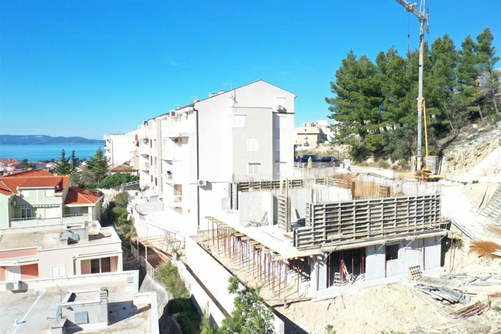 na-prodej-luxusni-apartman-s-vyhledem-na-more-makarska-chorvatsko