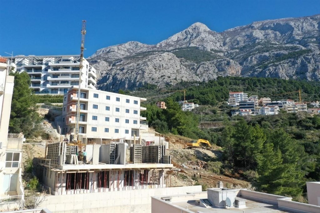 na-prodej-luxusni-apartman-s-vyhledem-na-more-makarska-chorvatsko