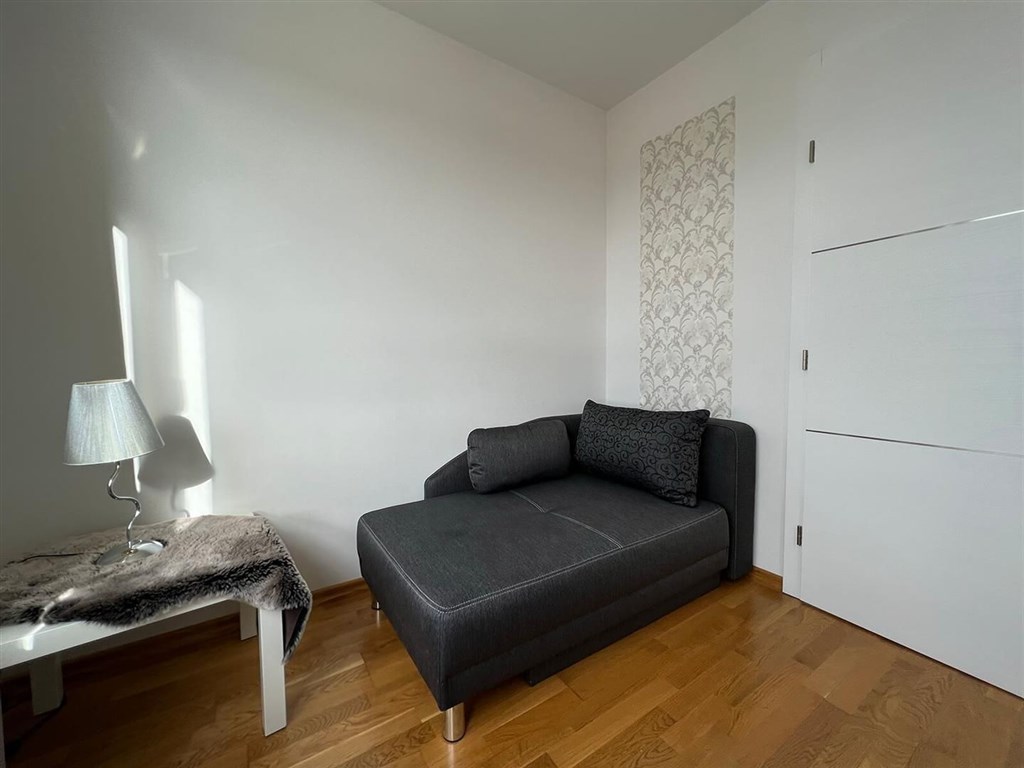 na-prodej-luxusni-mezonet-s-vyhledem-na-more-makarska-chorvatsko