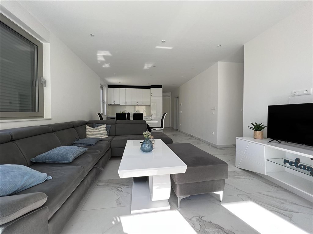 na-prodej-moderne-zarizeny-apartman-makarska-chorvatsko
