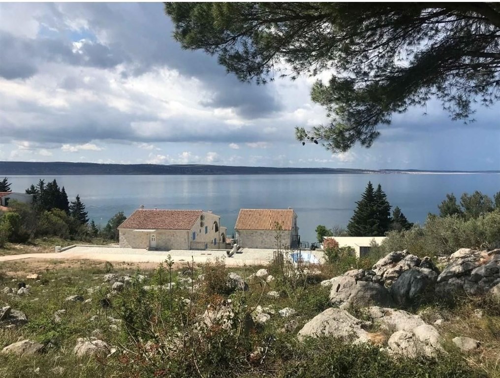 novy-radovy-dum-jen-60-m-od-more-starigrad-chorvatsko