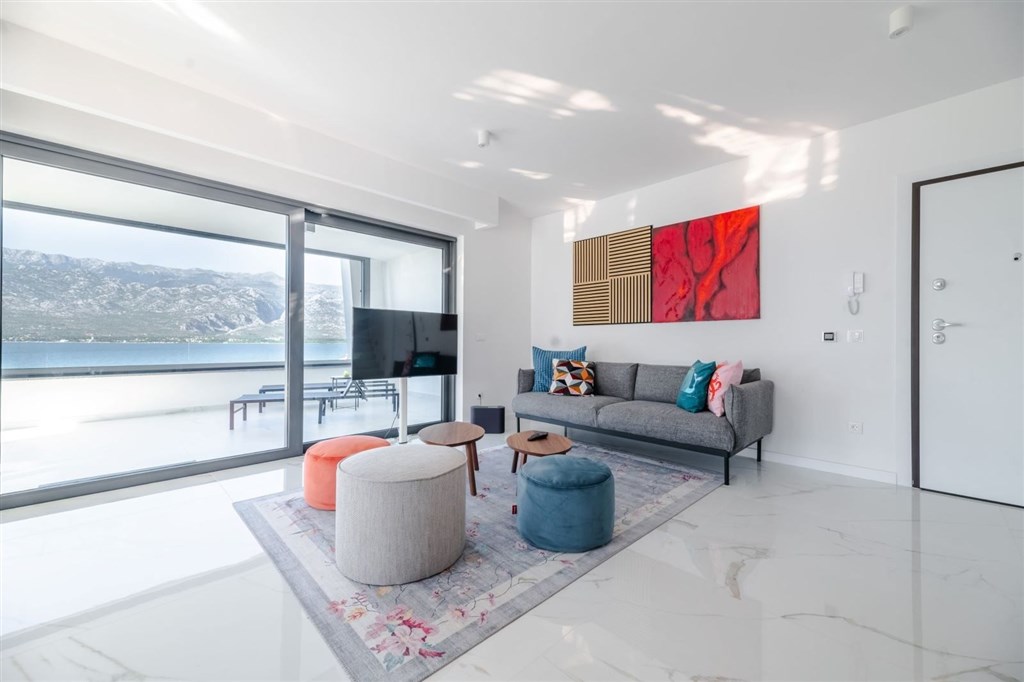 na-prodej-luxusni-penthouse-v-1-rade-od-more-vinjerac-chorvatsko