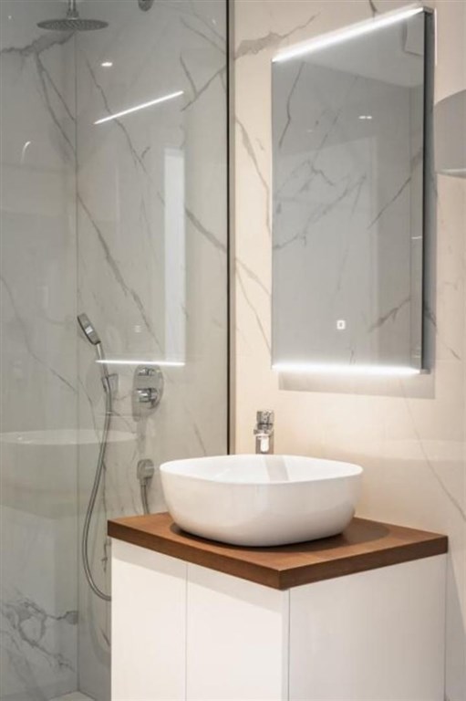 na-prodej-luxusni-penthouse-v-1-rade-od-more-vinjerac-chorvatsko