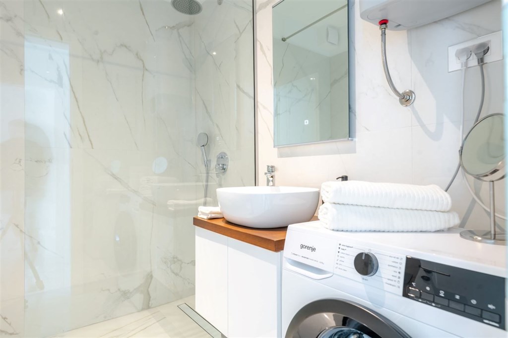 na-prodej-luxusni-penthouse-v-1-rade-od-more-vinjerac-chorvatsko