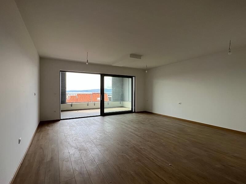 na-prodej-dvoupodlazni-apartman-pobliz-more-baska-voda-chorvatsko