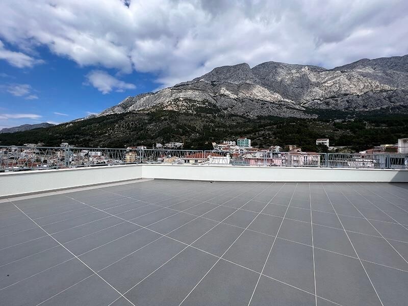na-prodej-dvoupodlazni-apartman-pobliz-more-baska-voda-chorvatsko
