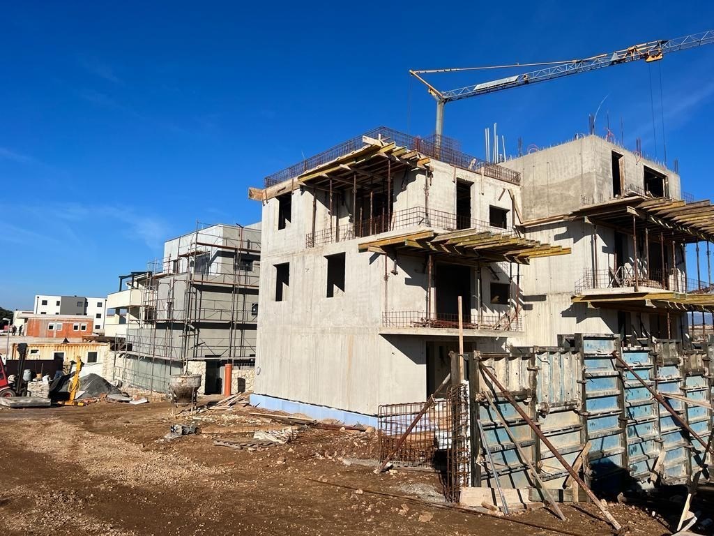 na-prodej-novy-apartman-s-1-loznici-a-balkonem-povljana-chorvatsko