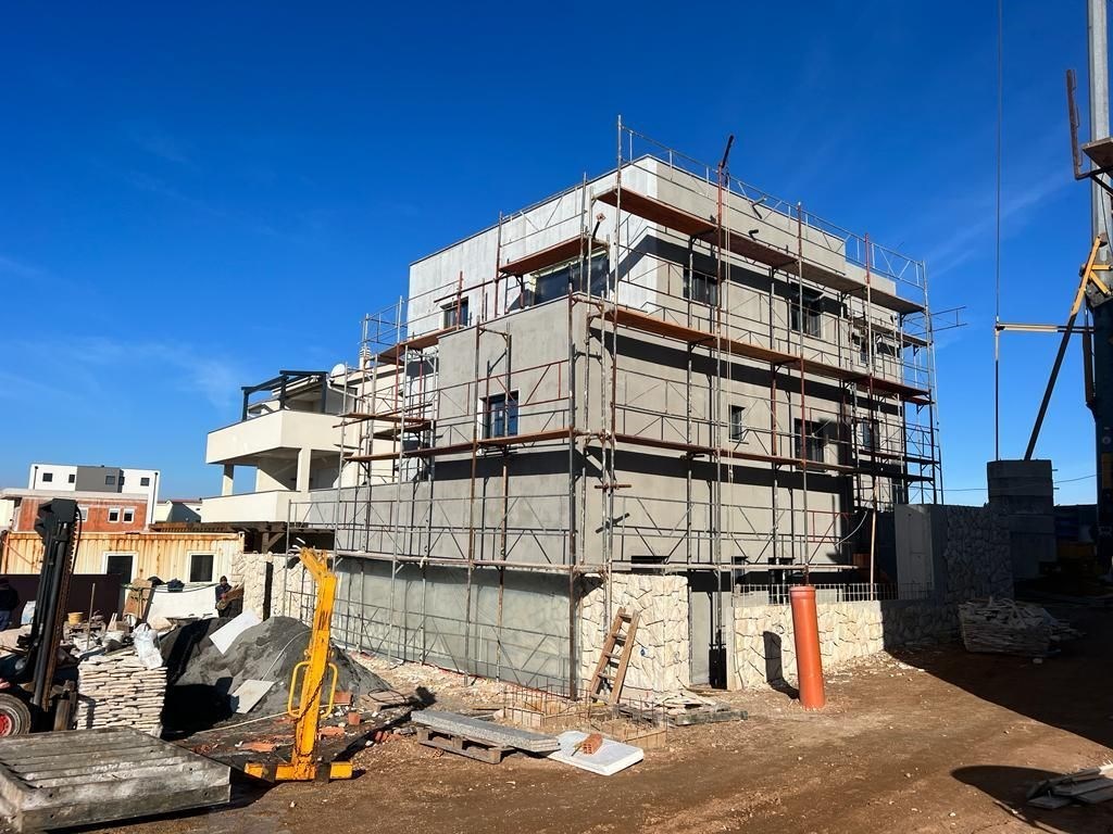 na-prodej-novy-apartman-s-1-loznici-a-balkonem-povljana-chorvatsko