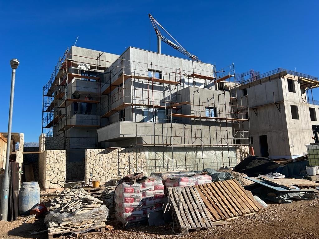 na-prodej-novy-apartman-s-1-loznici-a-balkonem-povljana-chorvatsko