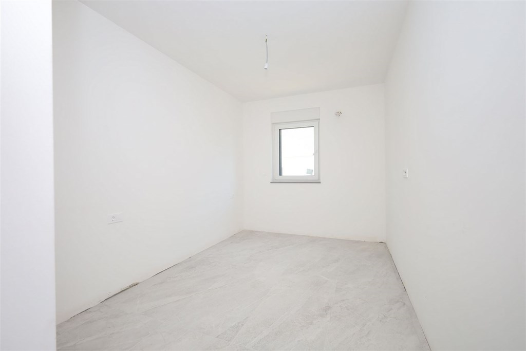 na-prodej-novy-apartman-se-3-loznicemi-a-terasou-vodice-chorvatsko