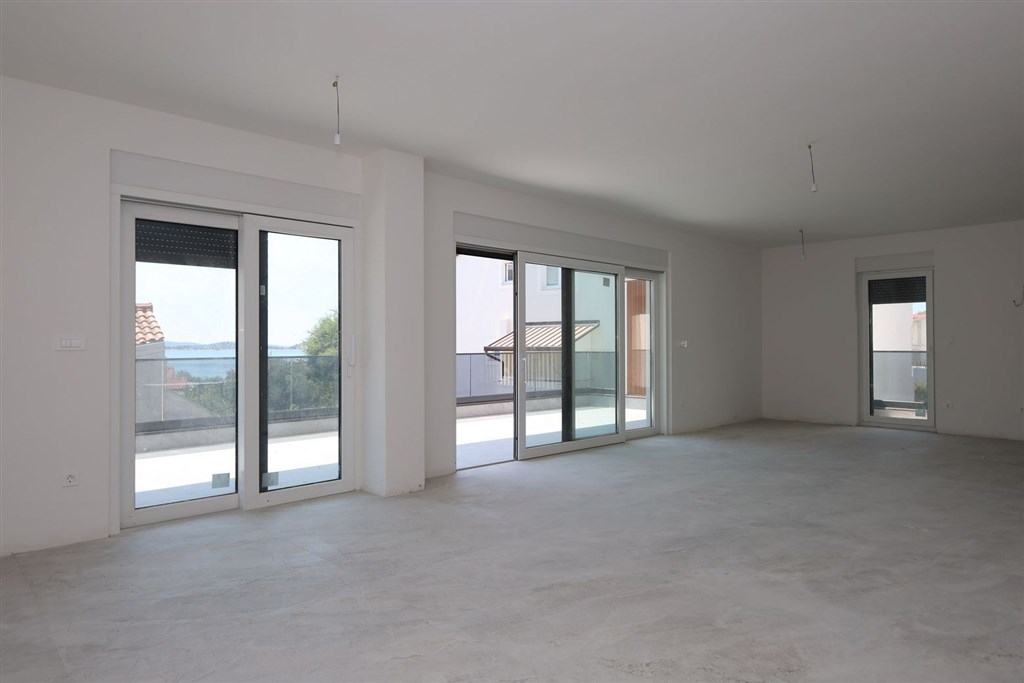 na-prodej-novy-apartman-se-3-loznicemi-a-terasou-vodice-chorvatsko