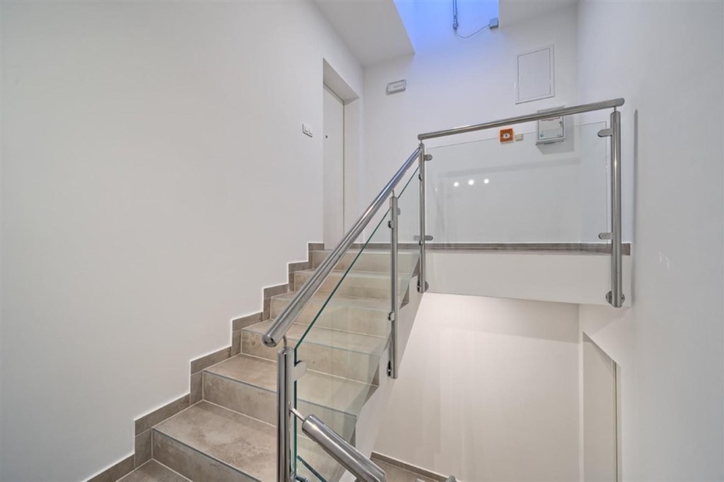 na-prodej-penthouse-se-4-loznicemi-pobliz-more-brodarica-chorvatsko