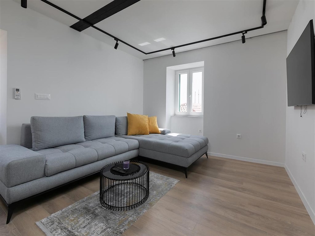 na-prodej-2-luxusni-apartmany-v-centru-mesta-makarska-chorvatsko