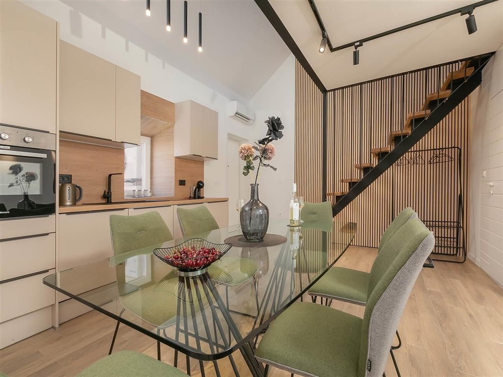 na-prodej-2-luxusni-apartmany-v-centru-mesta-makarska-chorvatsko