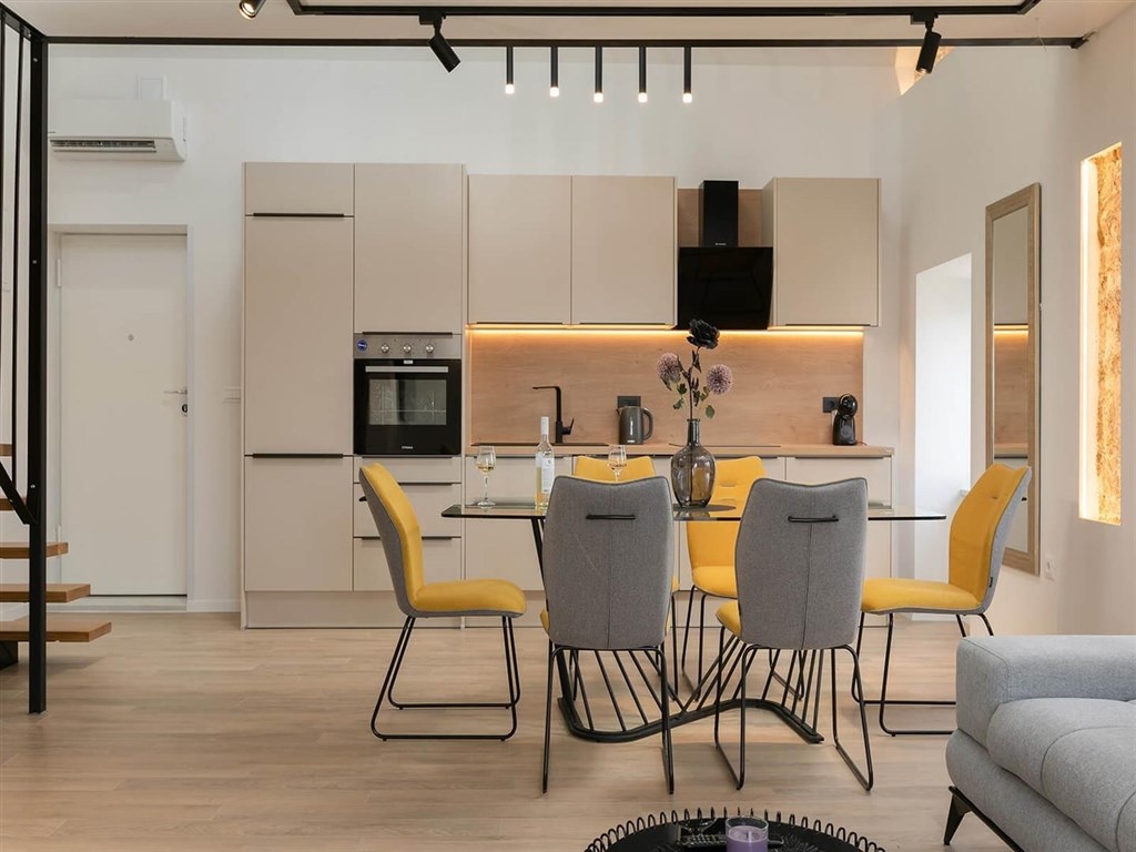 na-prodej-2-luxusni-apartmany-v-centru-mesta-makarska-chorvatsko