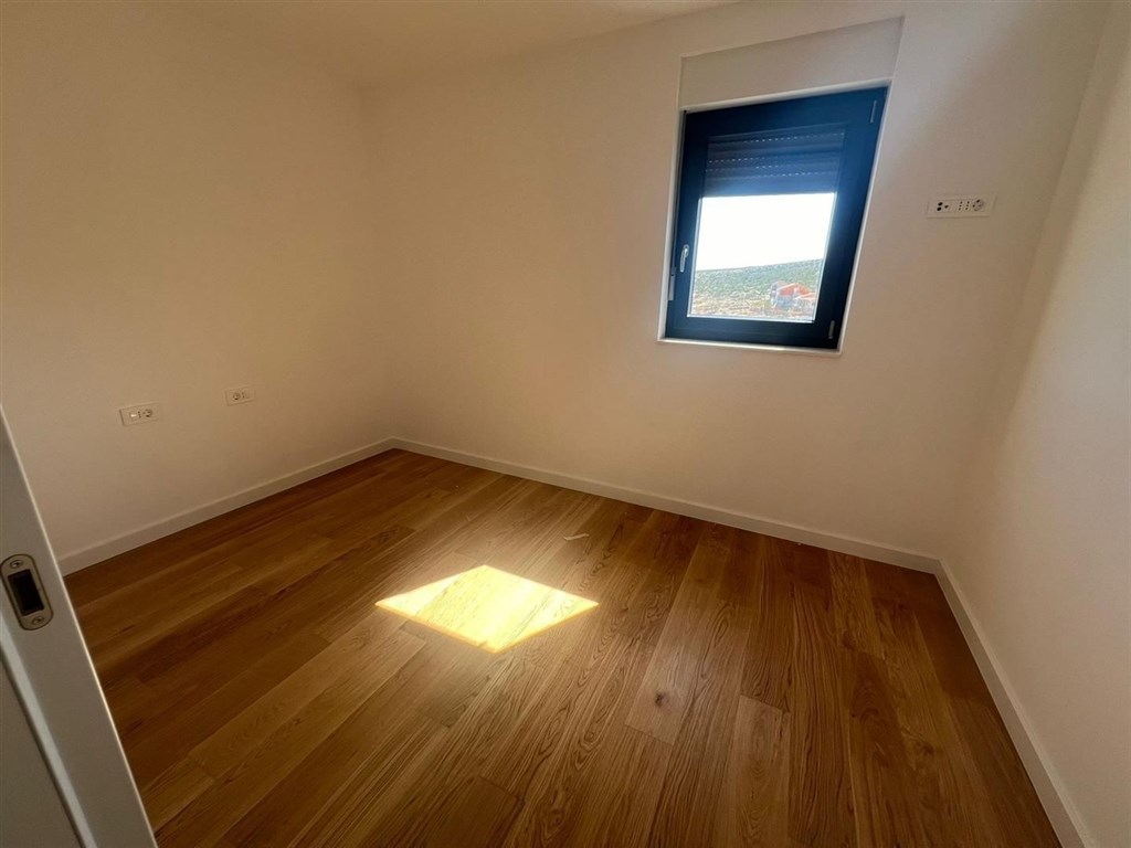 na-prodej-novy-apartman-v-1-rade-od-more-vinjerac-chorvatsko