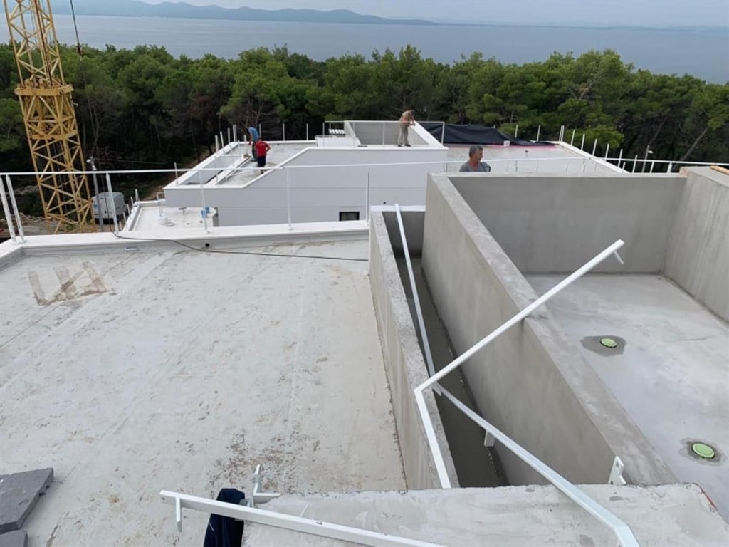 novy-luxusni-mezonet-jen-100-m-od-more-kozino-chorvatsko