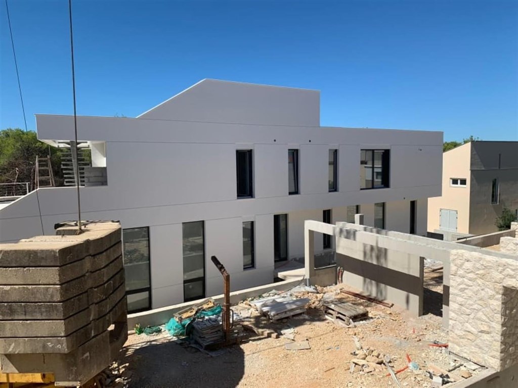 novy-luxusni-mezonet-jen-100-m-od-more-kozino-chorvatsko