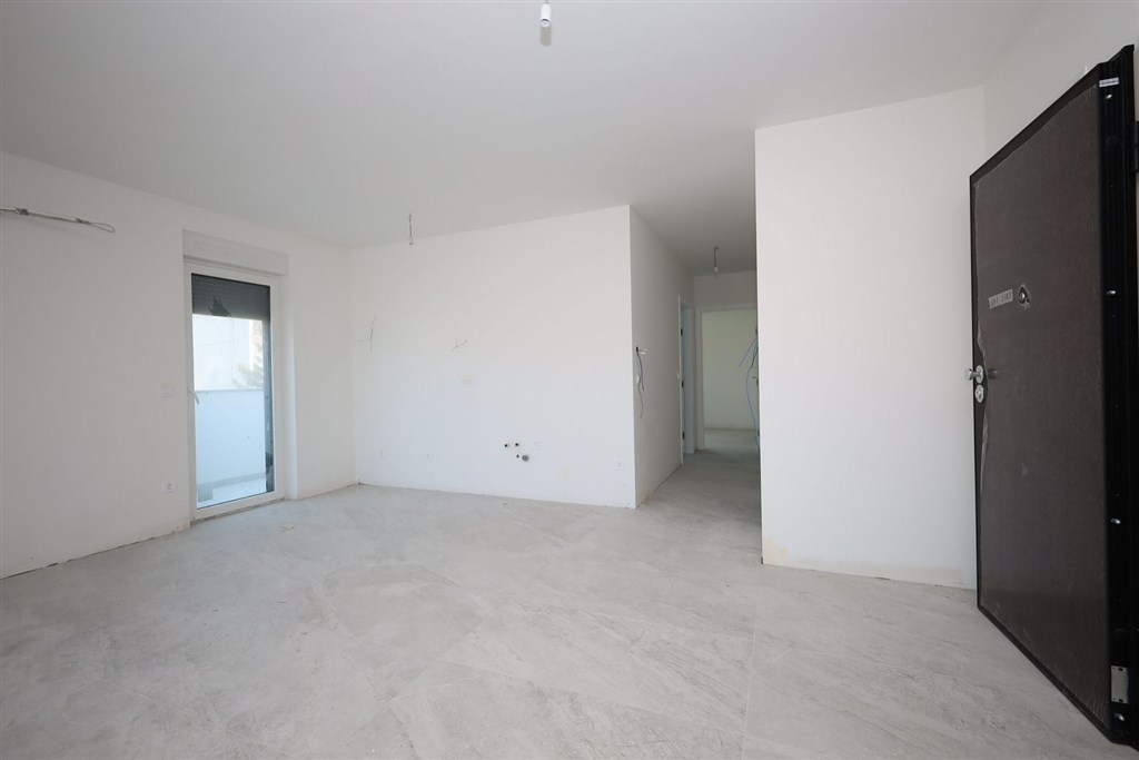 na-prodej-novy-apartman-se-stresni-terasou-vodice-chorvatsko