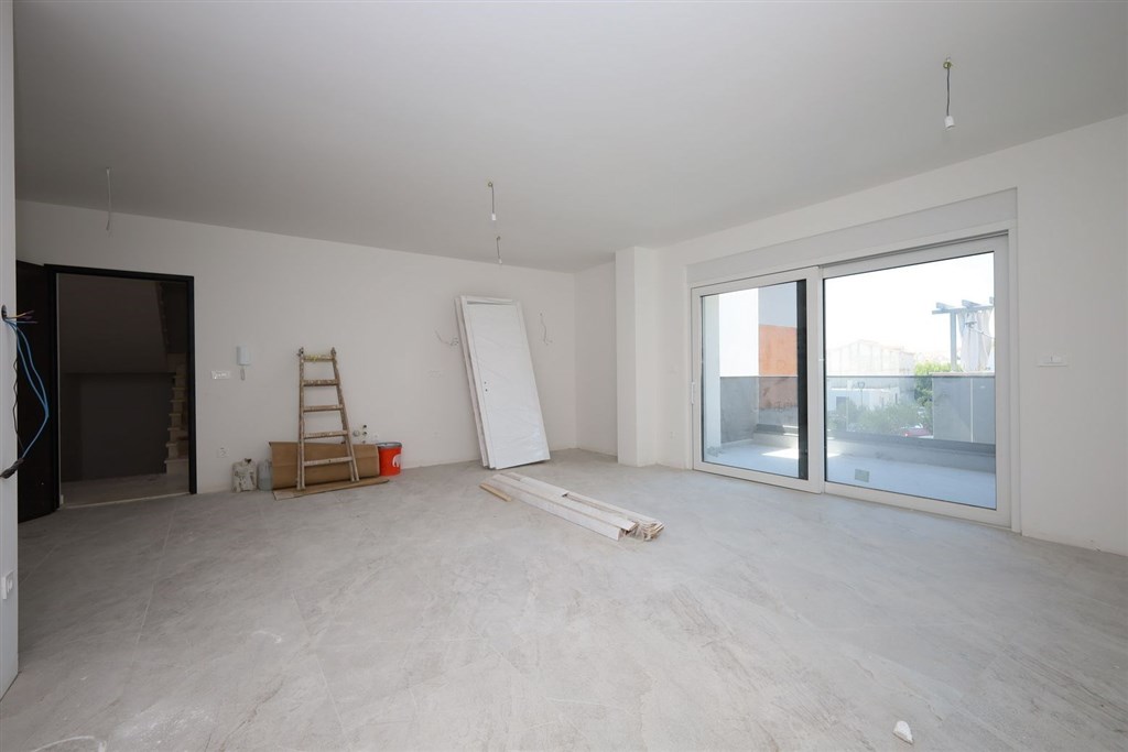 na-prodej-novy-apartman-se-3-loznicemi-a-terasou-vodice-chorvatsko