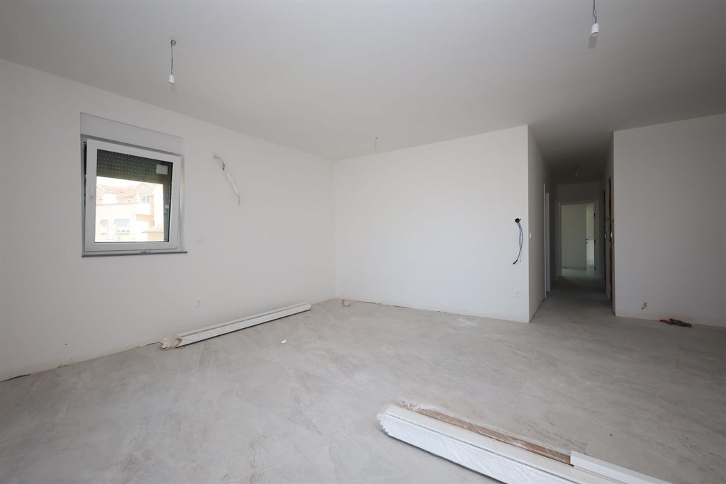na-prodej-novy-apartman-se-3-loznicemi-a-terasou-vodice-chorvatsko