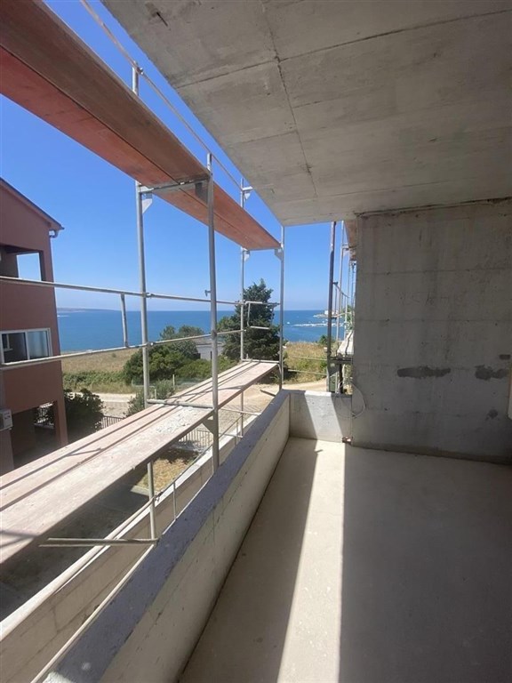 na-prodej-novy-apartman-pouze-50-m-od-more-povljana-chorvatsko