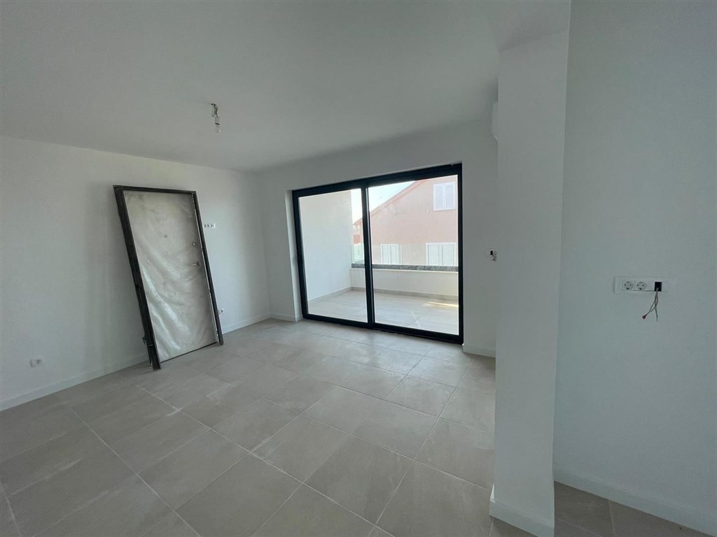 na-prodej-novy-apartman-pouze-50-m-od-more-povljana-chorvatsko