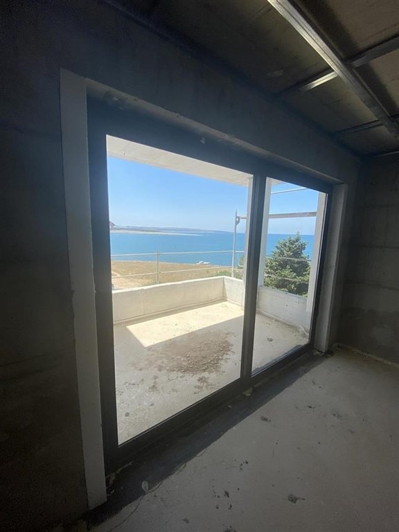 na-prodej-novy-apartman-pouze-50-m-od-more-povljana-chorvatsko