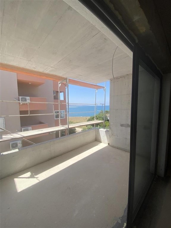 na-prodej-novy-apartman-pouze-50-m-od-more-povljana-chorvatsko