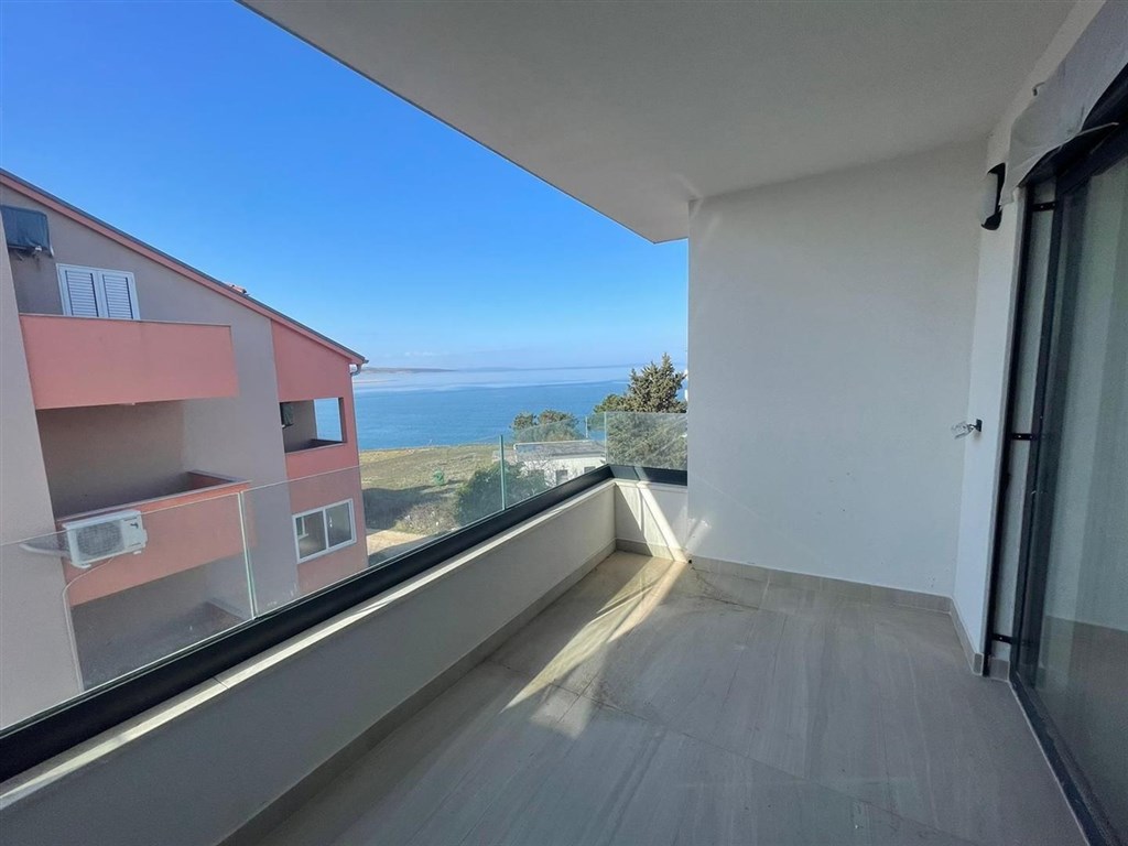 na-prodej-novy-apartman-pouze-50-m-od-more-povljana-chorvatsko