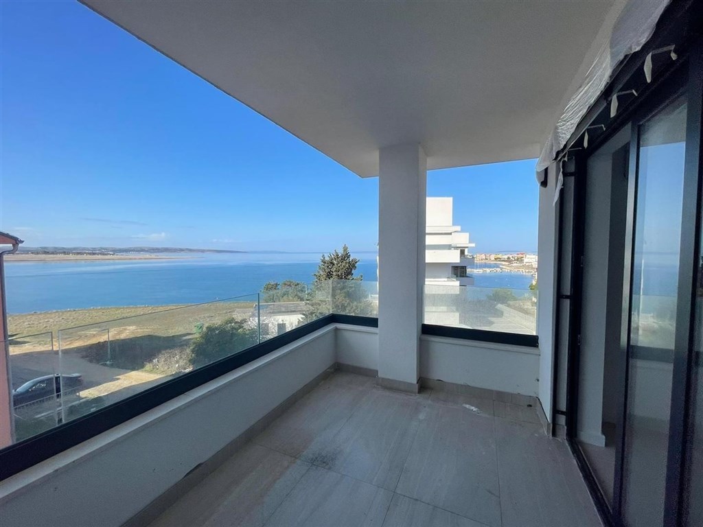 na-prodej-novy-apartman-pouze-50-m-od-more-povljana-chorvatsko