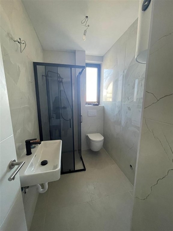 na-prodej-novy-apartman-pouze-50-m-od-more-povljana-chorvatsko