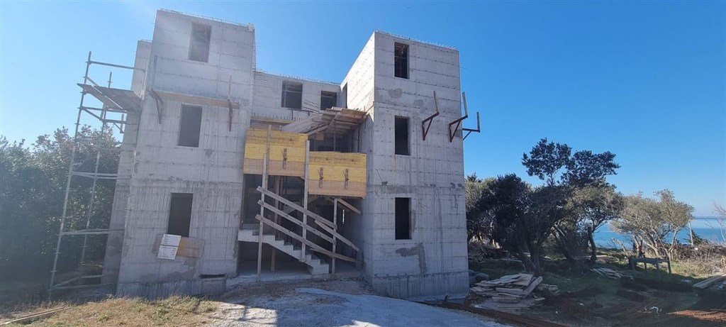 na-prodej-novy-apartman-pouze-50-m-od-more-povljana-chorvatsko